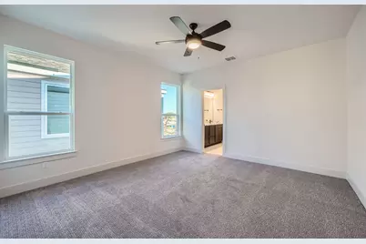 1531 N Red Bud Lane #27, Round Rock, TX 78665 - Photo 2