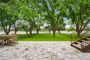 327 Meadowlakes Dr, Meadowlakes, TX 78654 - Photo 32