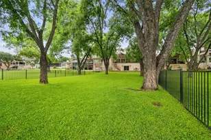 327 Meadowlakes Dr, Meadowlakes, TX 78654 - Photo 38