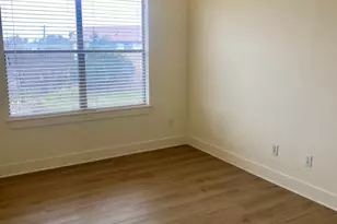 13420 Lyndhurst St, Austin, TX 78729 - Photo 4