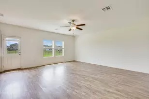 15401 Solstice Cv, Del Valle, TX 78617 - Photo 4