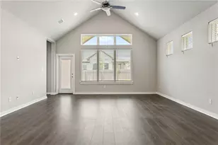 216 Upland Dr, Georgetown, TX 78628 - Photo 4