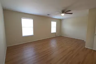 204 Ruby Lake Dr, Kyle, TX 78640 - Photo 10