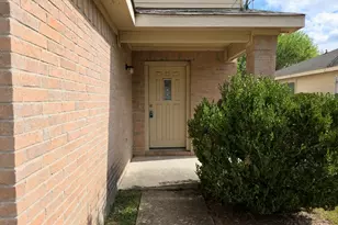 204 Ruby Lake Dr, Kyle, TX 78640 - Photo 2