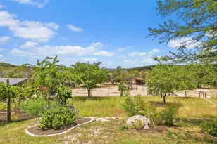 2822 Stagecoach Ranch Rd, Dripping Springs, TX 78620 - Photo 24