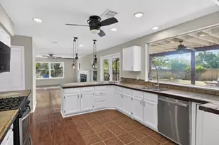 900 Oakcrest Cir, Cedar Park, TX 78613 - Photo 12
