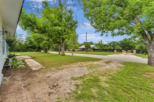 1002 S Pierce St, Burnet, TX 78611 - Photo 30