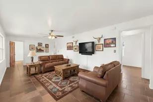 1002 S Pierce St, Burnet, TX 78611 - Photo 6