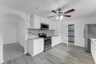 1002 S Pierce St, Burnet, TX 78611 - Photo 4