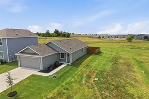 171 Cattle Queen Rd, Jarrell, TX 76537 - Photo 36