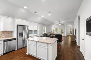 309 Lewisville Ln, Leander, TX 78641 - Photo 8