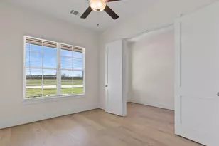 226 Hydrangea Dr, Smithville, TX 78957 - Photo 4