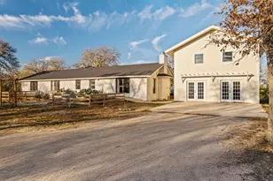 510 Thousand Oaks Dr, Cedar Creek, TX 78612 - Photo 2