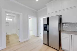 719 W 3rd St, Taylor, TX 76574 - Photo 12
