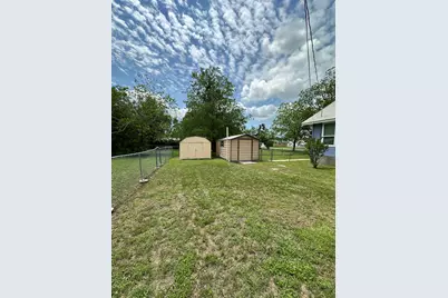 719 W 3rd Street, Taylor, TX 76574 - Photo 28