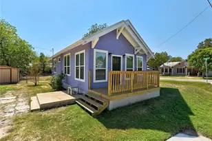 719 W 3rd St, Taylor, TX 76574 - Photo 2
