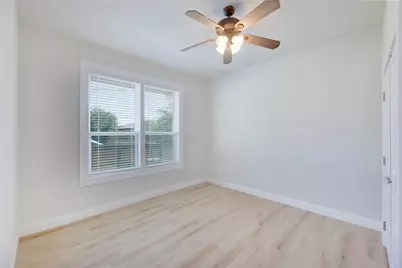 719 W 3rd Street, Taylor, TX 76574 - Photo 18