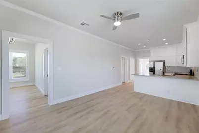 719 W 3rd Street, Taylor, TX 76574 - Photo 8