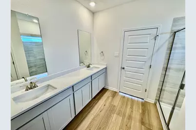 206 Coopers Hawk Crest, Cedar Creek, TX 78612 - Photo 4