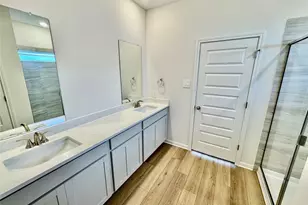 206 Coopers Hawk Crst, Cedar Creek, TX 78612 - Photo 4