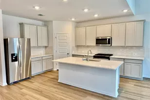 206 Coopers Hawk Crst, Cedar Creek, TX 78612 - Photo 2