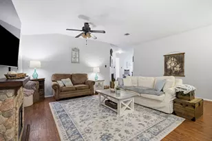 114 Creston St, Hutto, TX 78634 - Photo 8
