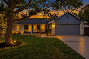 8817 Black Oak St, Austin, TX 78729 - Photo 2