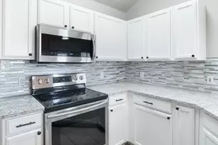 108 Halawa Ct, Bastrop, TX 78602 - Photo 8