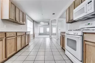 602 Golden Gate Dr, Leander, TX 78641 - Photo 2