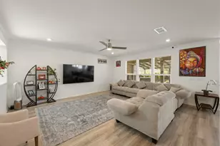 7207 Wink Wy, Austin, TX 78744 - Photo 4