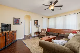 201 Sycamore St, Georgetown, TX 78633 - Photo 6