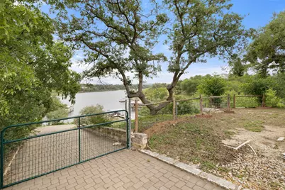 1201 Lakeshore Drive, Spicewood, TX 78669 - Photo 2