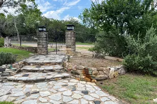 1201 Lakeshore Dr, Spicewood, TX 78669 - Photo 32