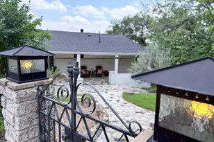1201 Lakeshore Dr, Spicewood, TX 78669 - Photo 8