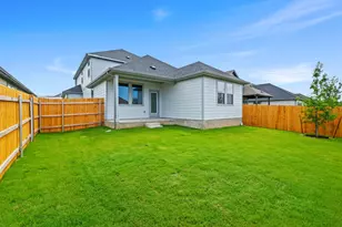 1102 Universal Dr, Hutto, TX 78634 - Photo 34