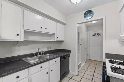 2800 Westhill Drive #103, Austin, TX 78704 - Photo 4