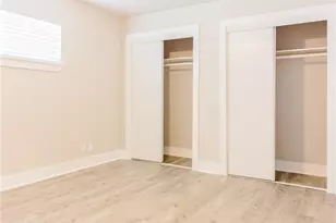 1302 E 52nd St, Austin, TX 78723 - Photo 4