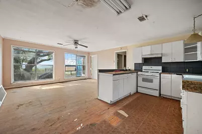 11013 W Lakeview Drive, Jonestown, TX 78645 - Photo 10