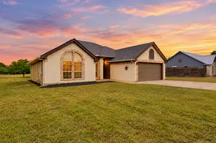 84 Thomas Dr, Martindale, TX 78655 - Photo 2