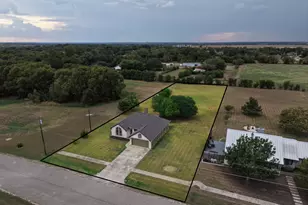 84 Thomas Dr, Martindale, TX 78655 - Photo 1