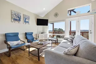 1748 Lakeshore Dr, Canyon Lake, TX 78133 - Photo 4