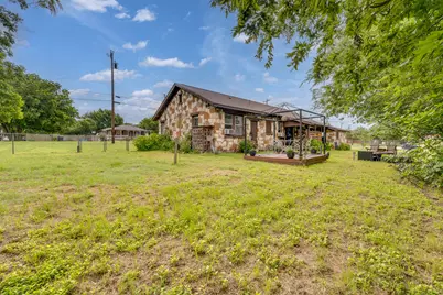 204 Brewster Avenue, Florence, TX 76527 - Photo 16