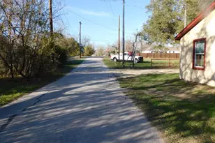 1320 Green St, Lockhart, TX 78644 - Photo 22