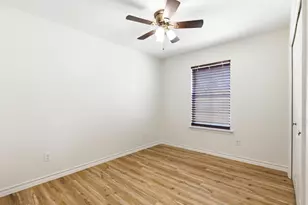 823 N Commerce St, Lockhart, TX 78644 - Photo 22