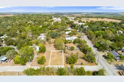 315 W Olive Street, Lockhart, TX 78644 - Photo 1