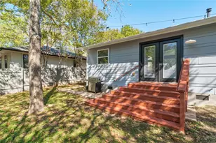 1204 Eleanor St, Austin, TX 78721 - Photo 26