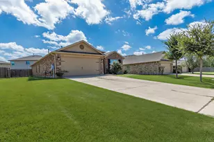 176 Dusky Thrush Dr, Kyle, TX 78640 - Photo 2