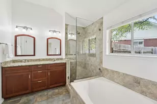 12607 Schreiner Ct, Austin, TX 78732 - Photo 10