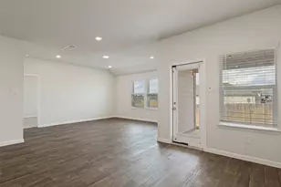 104 Pronghorn Cir, San Marcos, TX 78666 - Photo 8