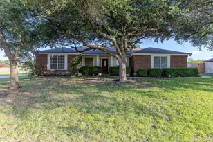 104 Adelfa Dr, Round Rock, TX 78664 - Photo 2